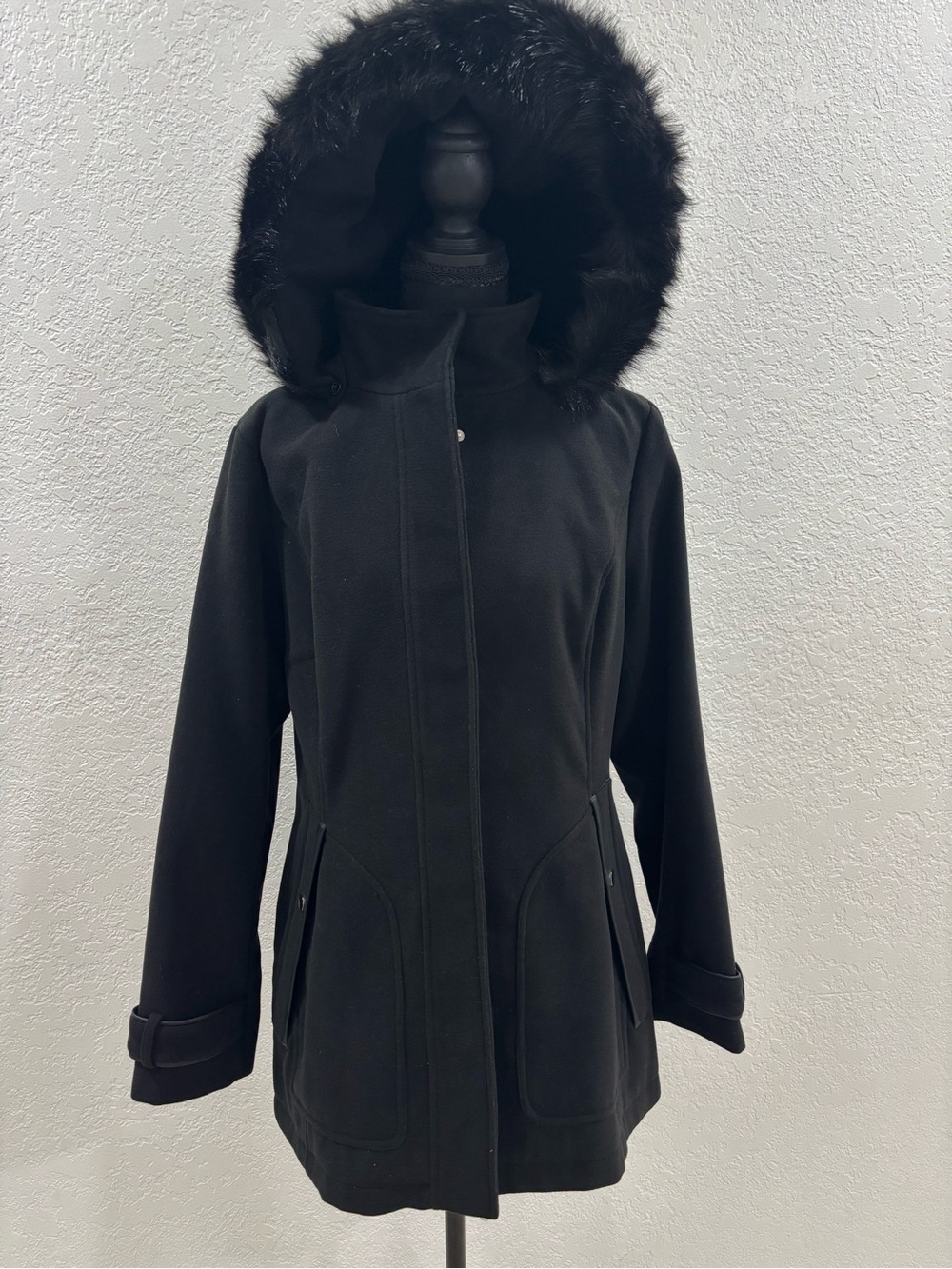 INTL d.e.t.a.i.l.s midweight black softshell jacket